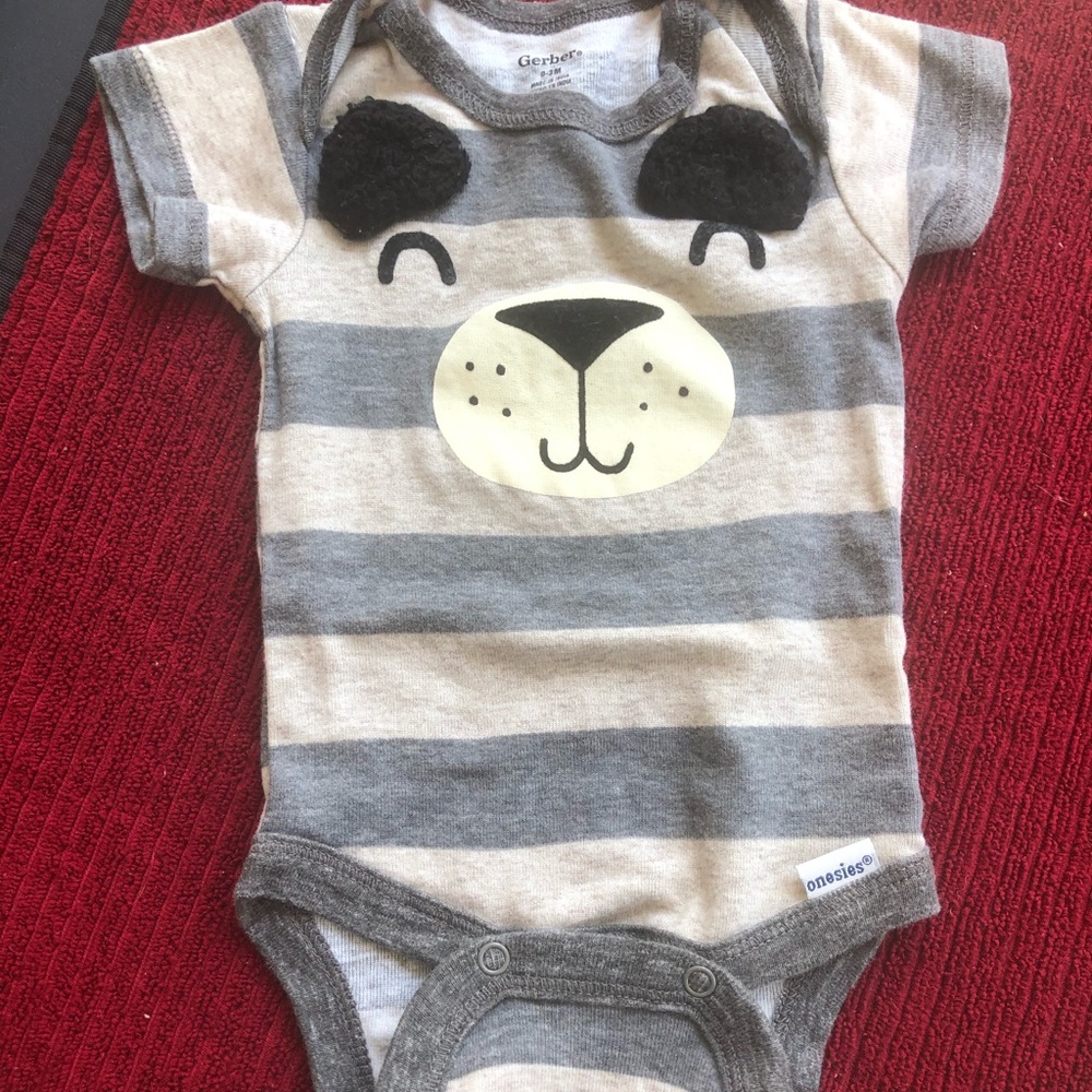 Gerber onesie set of 4